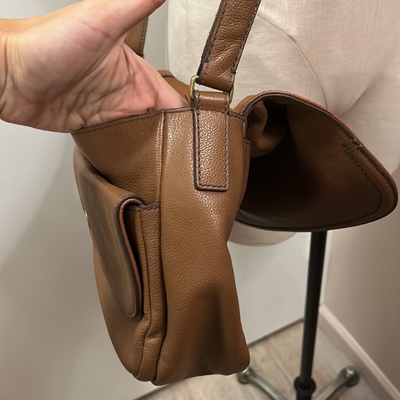 Fossil Peyton Pebble leather Double Flap crossbody bag in Cognac color - Picture 9 of 16